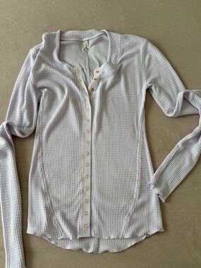 Like new size M Free People Pale Lavender Waffle Henley Long Sleeve Top